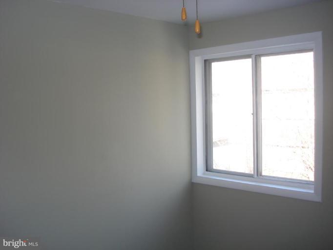 8571 Beacon Point Road Pasadena, MD 21122 - Photo 4 of 25 Bedroom #2