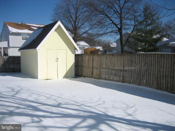 8571 Beacon Point Road Pasadena, MD 21122 - Photo 5 of 25 Shed