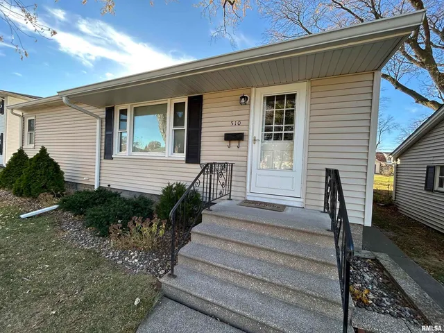 $169,000 | 510 16th Street, Unit 1, Silvis, IL 61282
