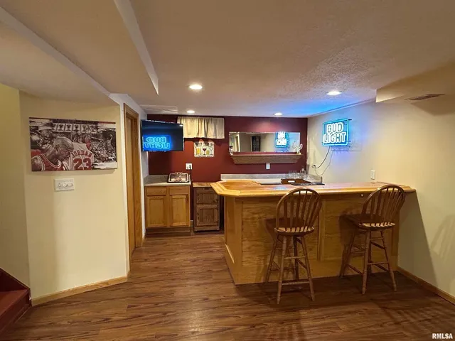 $169,000 | 510 16th Street, Unit 1, Silvis, IL 61282