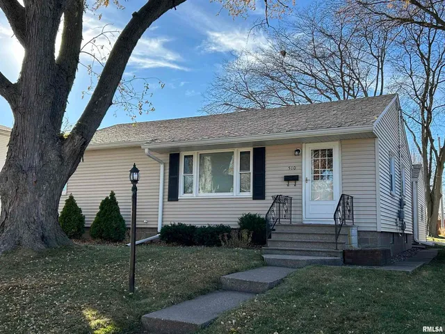 $169,000 | 510 16th Street, Unit 1, Silvis, IL 61282