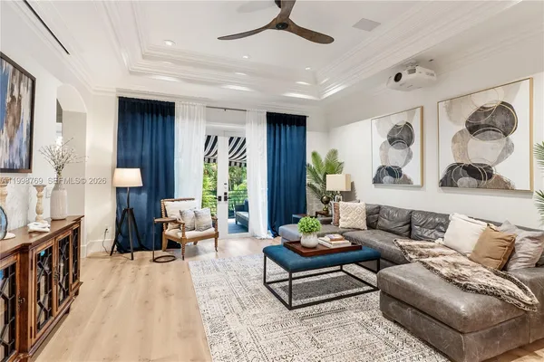 $9,750,000 | 6350 Southwest 107th Street, Pinecrest, FL 33156