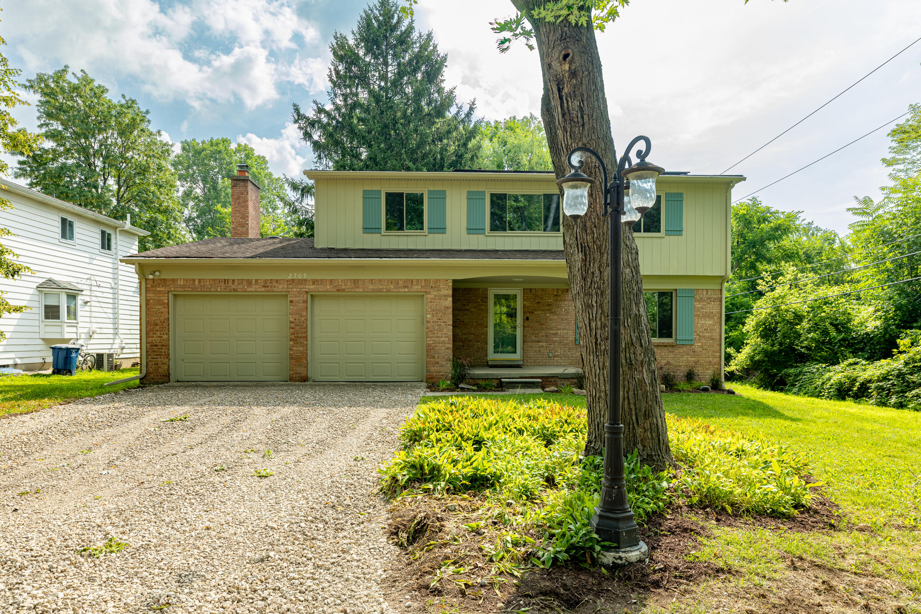 2709 Kimberley Road Ann Arbor, MI 48104 - Photo 3 of 42 2709 Kimberly Rd (34 of 43)