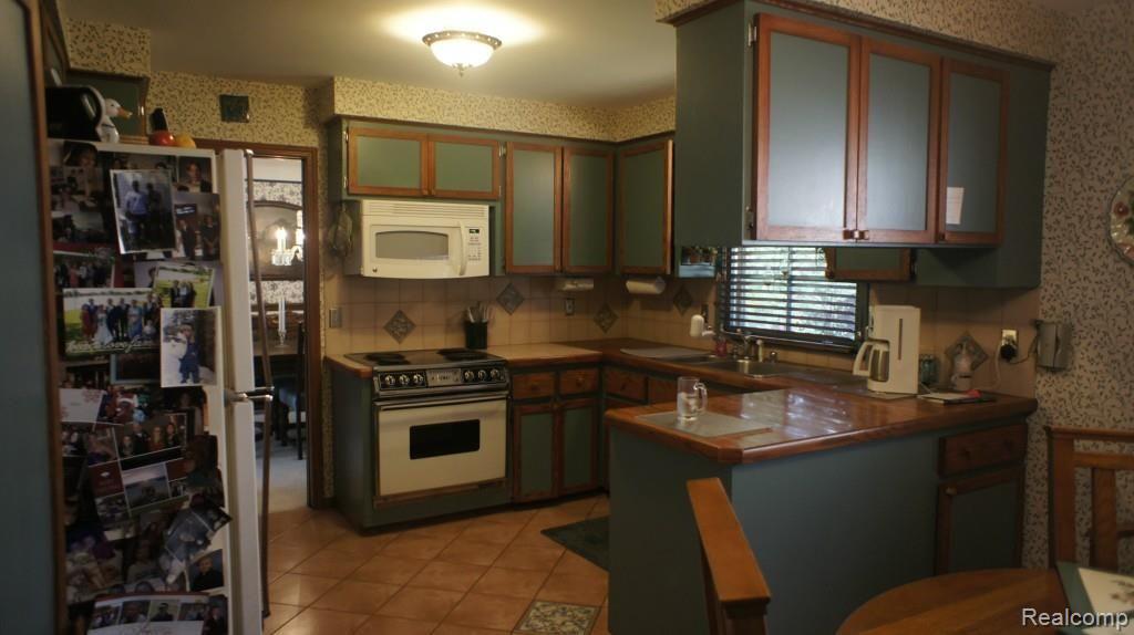 155 Lewiston Road Grosse Pointe, MI 48236 - Photo 9 of 22