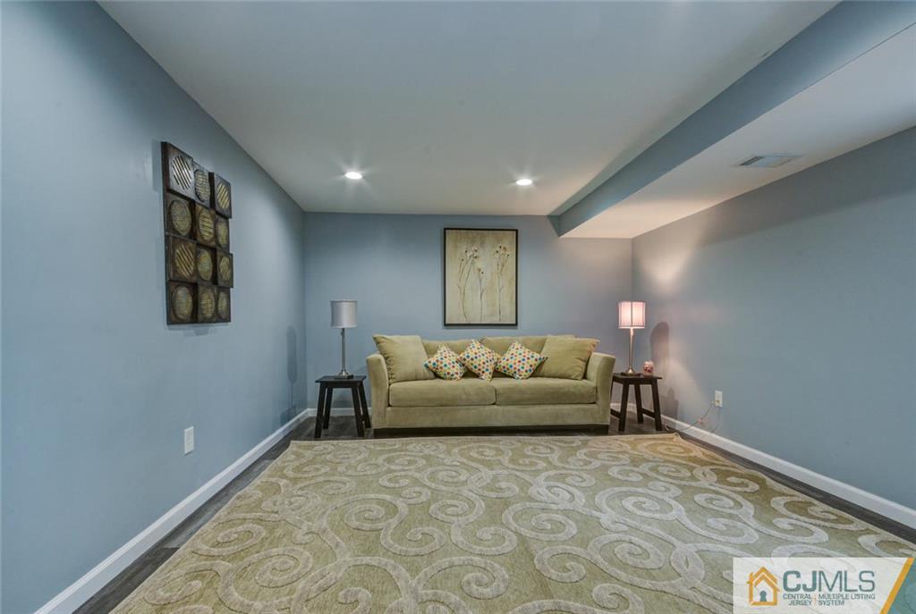 32 Norton Road East Brunswick, NJ 08816 - Photo 16 of 19 Gallery Image 16