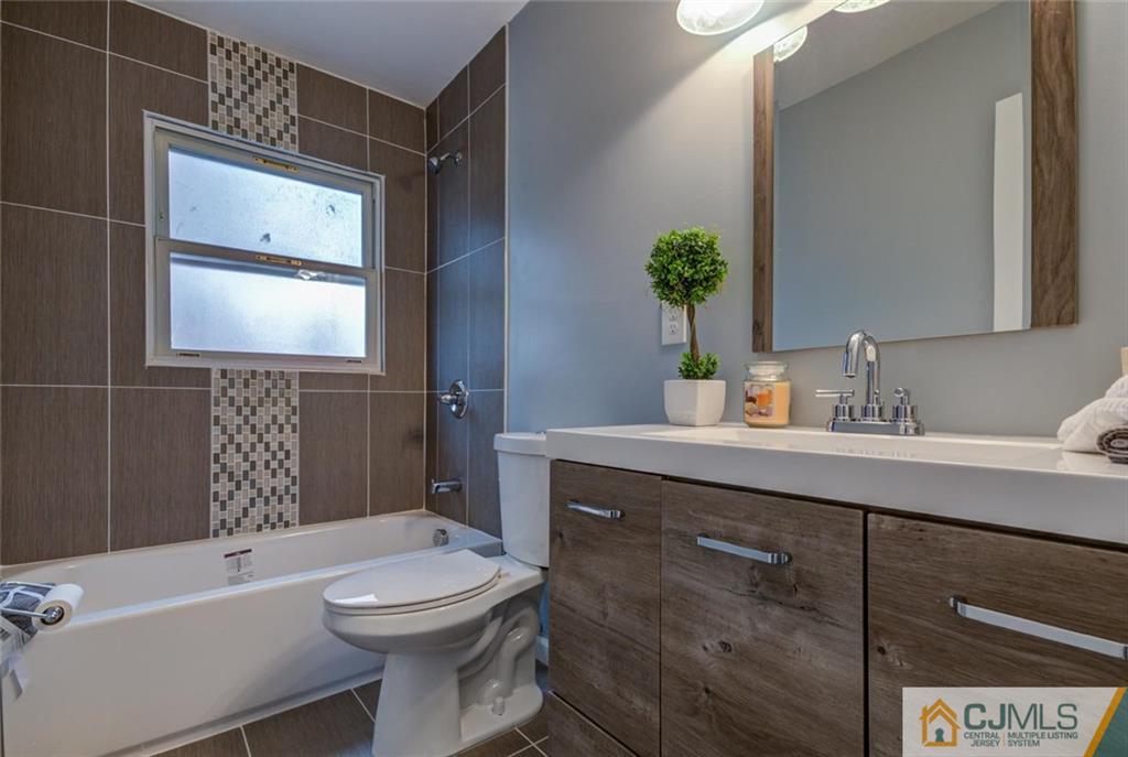 32 Norton Road East Brunswick, NJ 08816 - Photo 10 of 19 Gallery Image 10