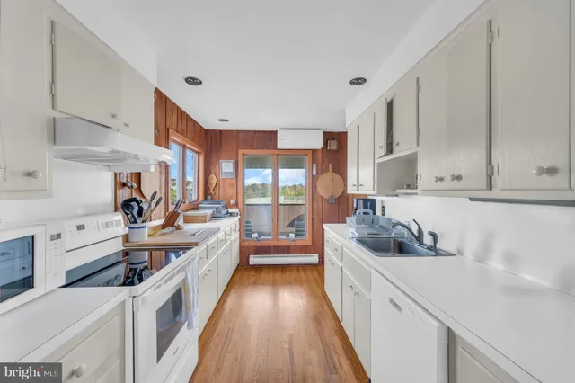 $7,495,000 | 128 Long Beach Boulevard, Long Beach Township, NJ 08008