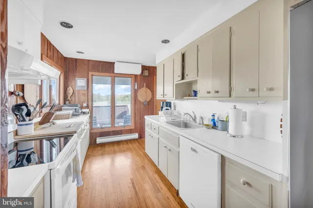 $7,495,000 | 128 Long Beach Boulevard, Long Beach Township, NJ 08008