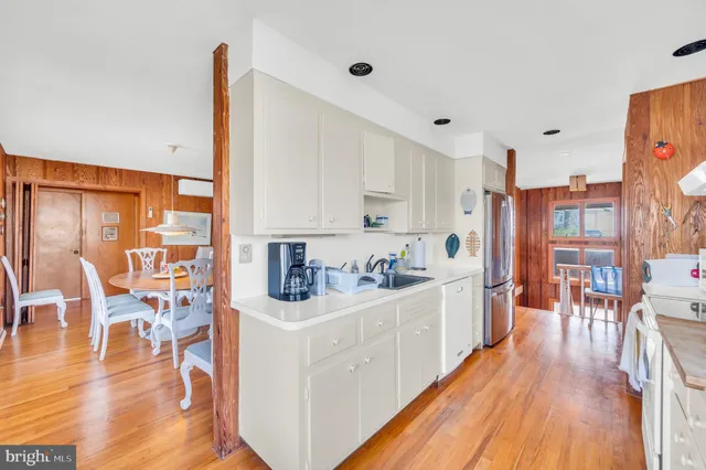 $7,495,000 | 128 Long Beach Boulevard, Long Beach Township, NJ 08008