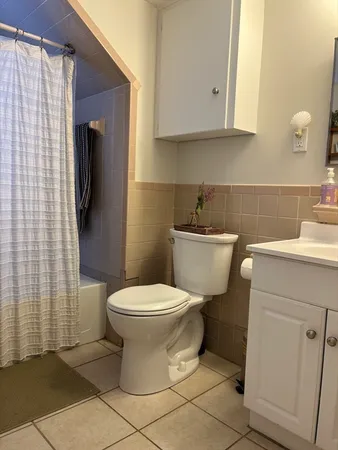 $2,400 | 105 Central Street, Unit 1, Foxboro, MA 02035