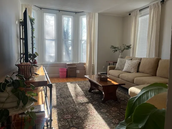 $2,400 | 105 Central Street, Unit 1, Foxboro, MA 02035