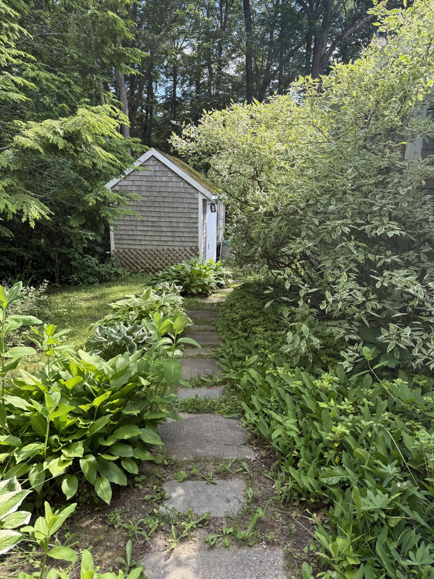 86 Underwood Road Falmouth, ME 04105 - Photo 4 of 6 side yard