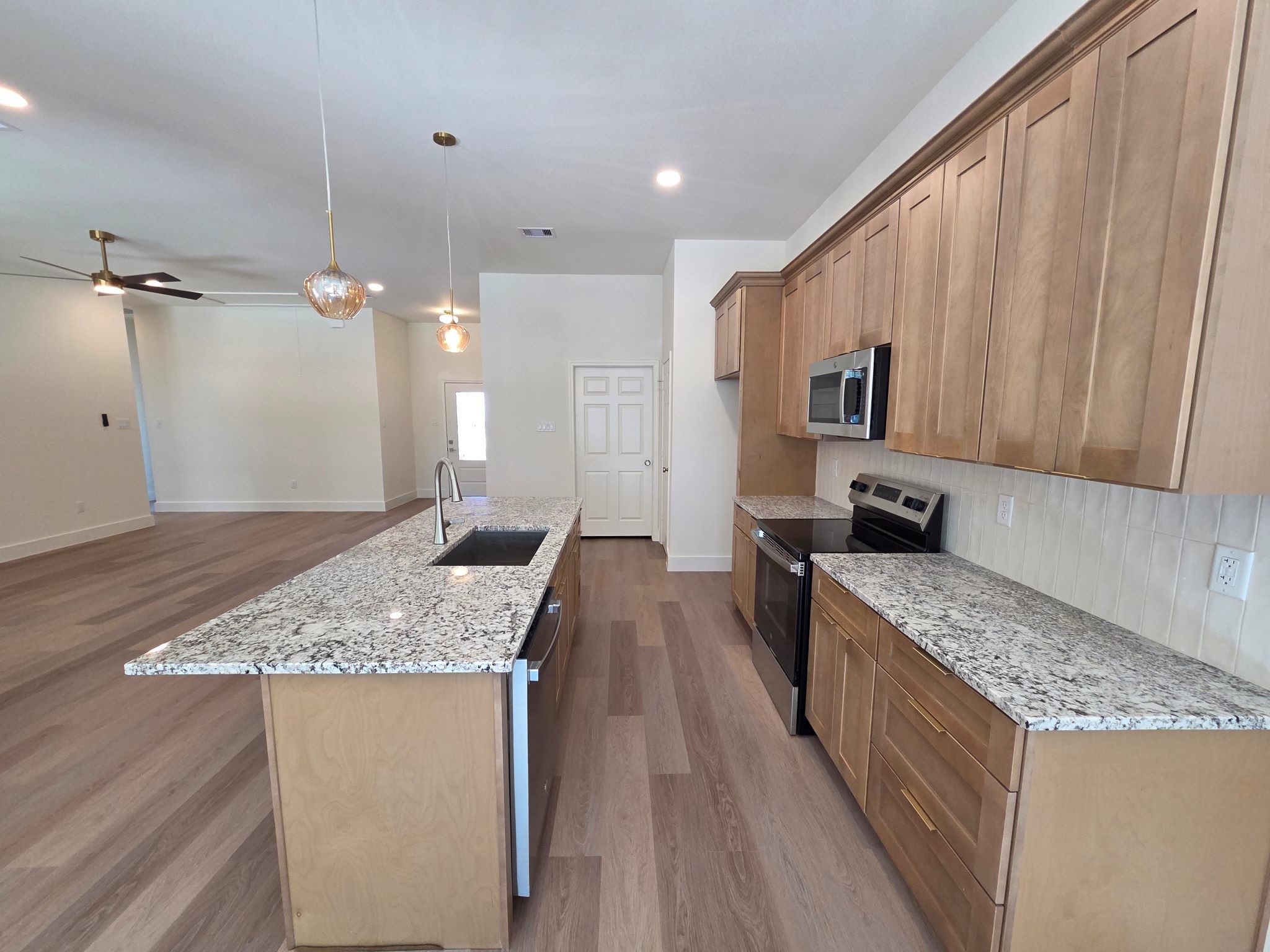 16276 Jeet Street Conroe, TX 77306 - Photo 13 of 27