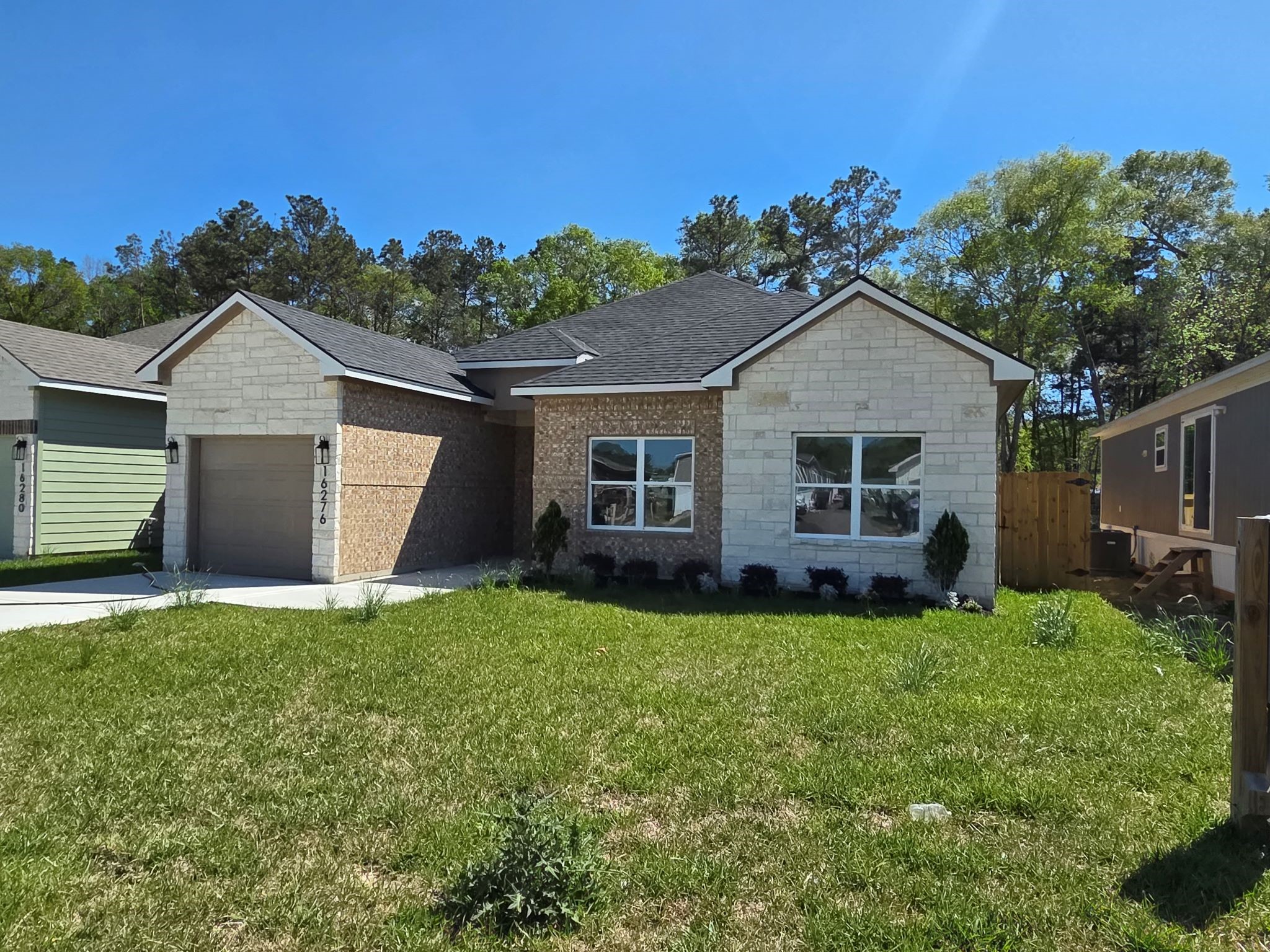 16276 Jeet Street Conroe, TX 77306 - Photo 3 of 27