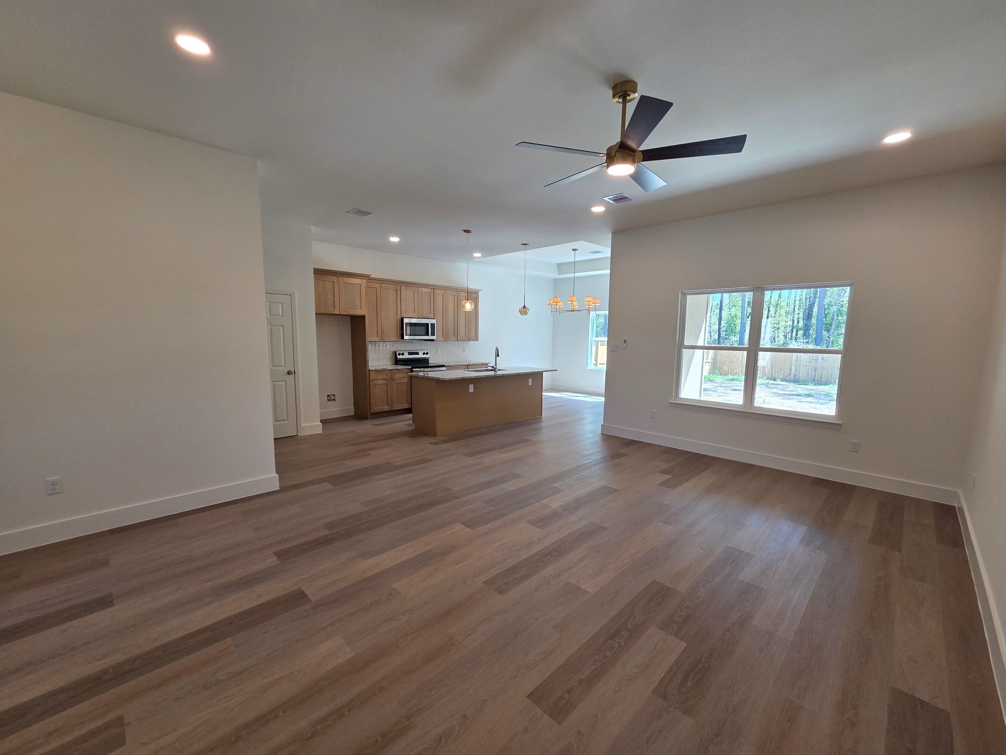 16276 Jeet Street Conroe, TX 77306 - Photo 8 of 27
