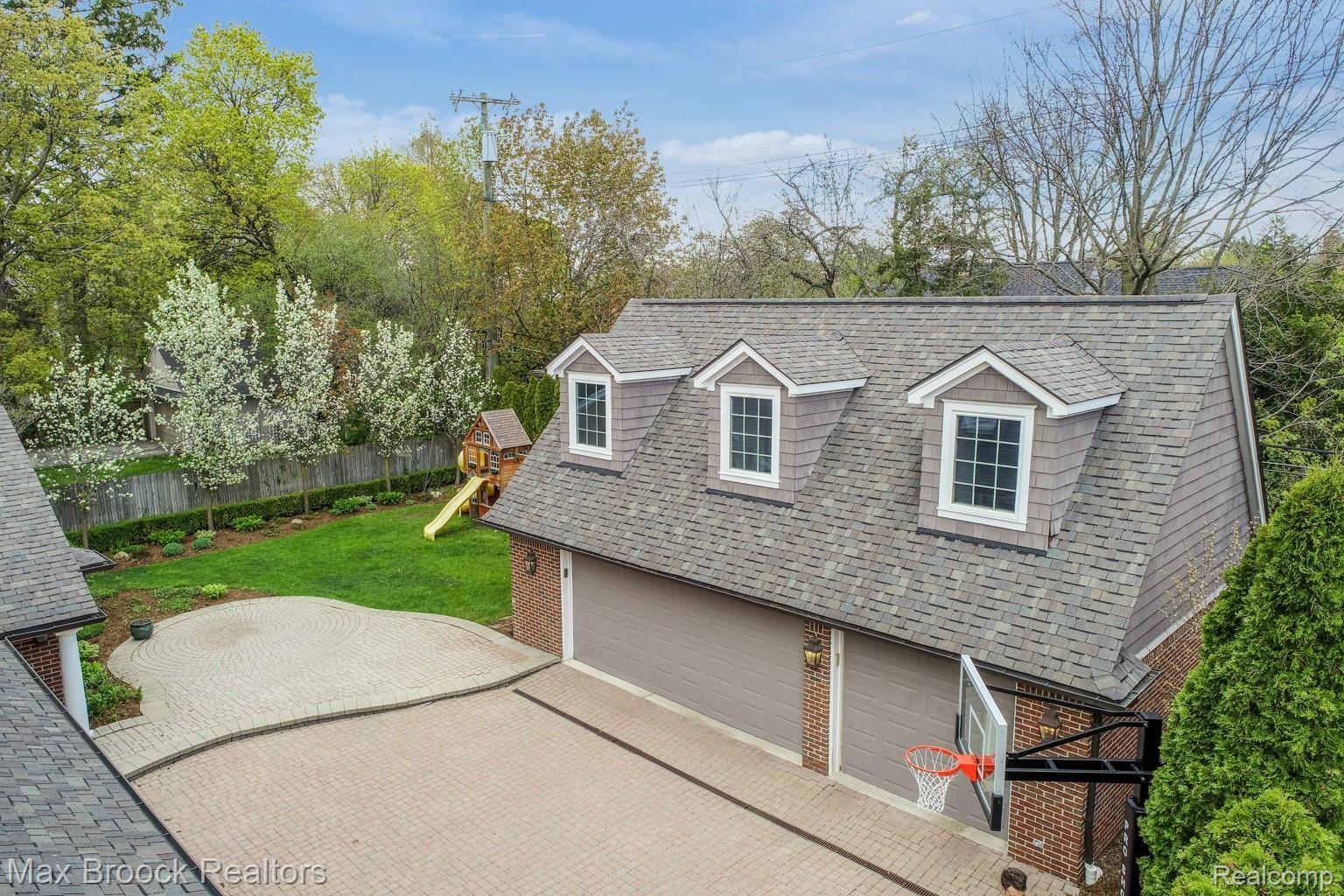 275 Aspen Road Birmingham, MI 48009 - Photo 43 of 46 DJI_0187.jpg