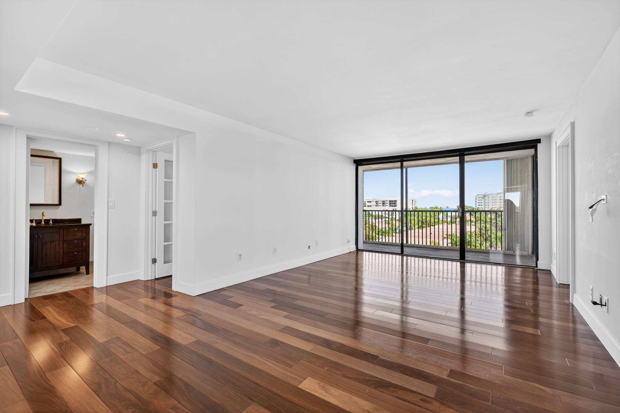 1605 Highway 1, Unit 504M3 Jupiter, FL 33477 - Photo 15 of 63 Living area
