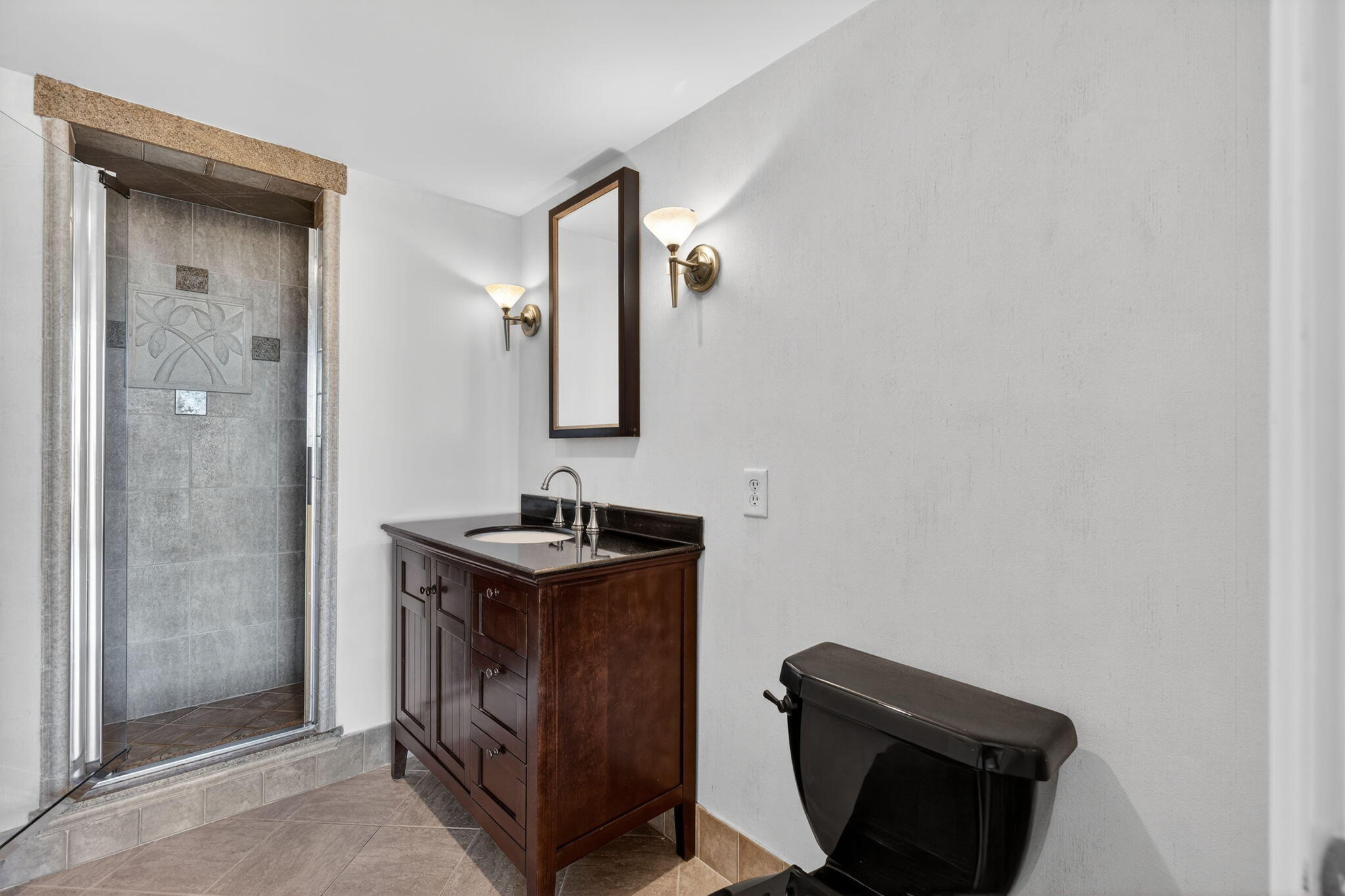1605 Highway 1, Unit 504M3 Jupiter, FL 33477 - Photo 34 of 63 Second Bathroom