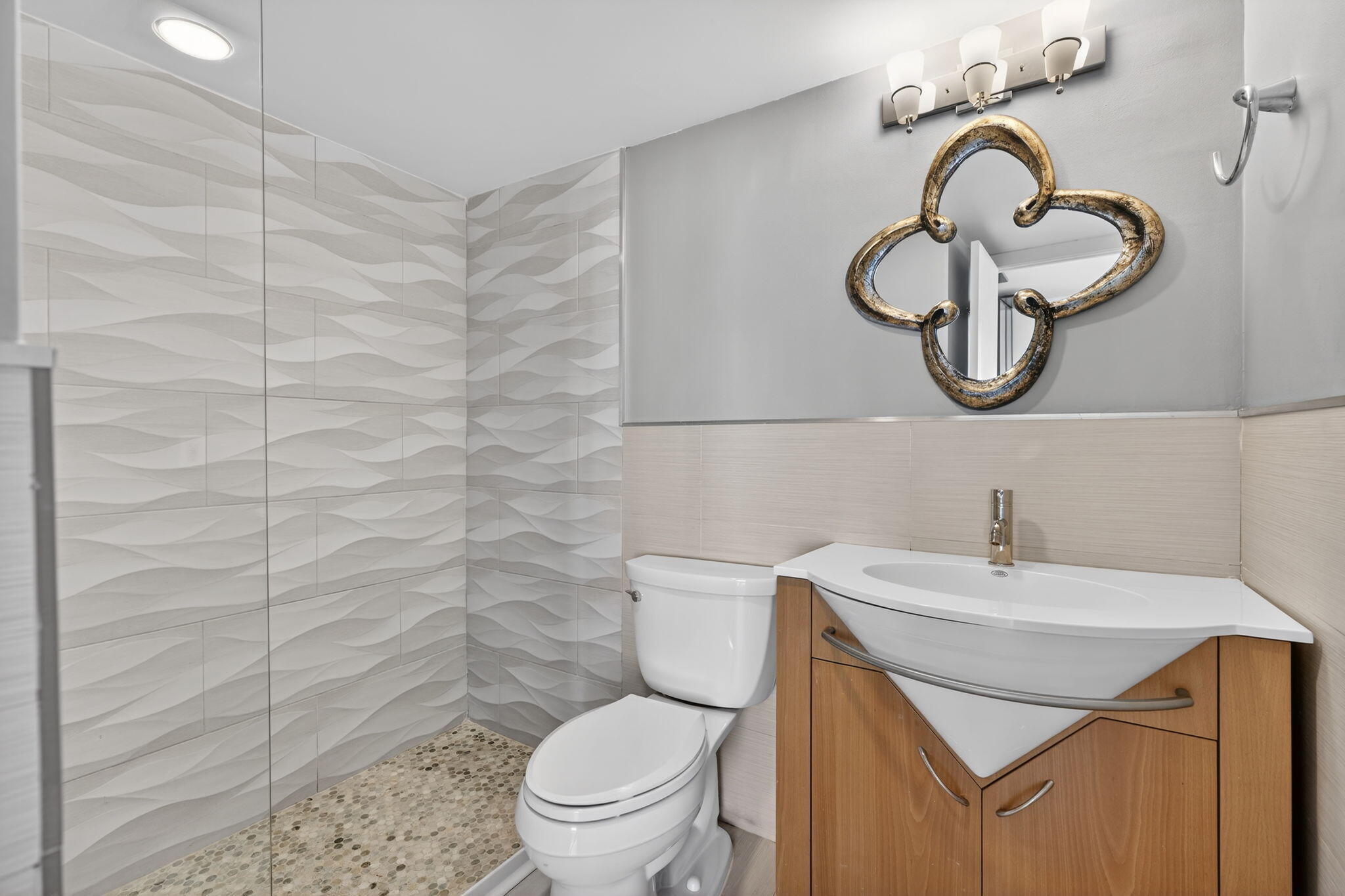1605 Highway 1, Unit 504M3 Jupiter, FL 33477 - Photo 41 of 63 Third Bathroom