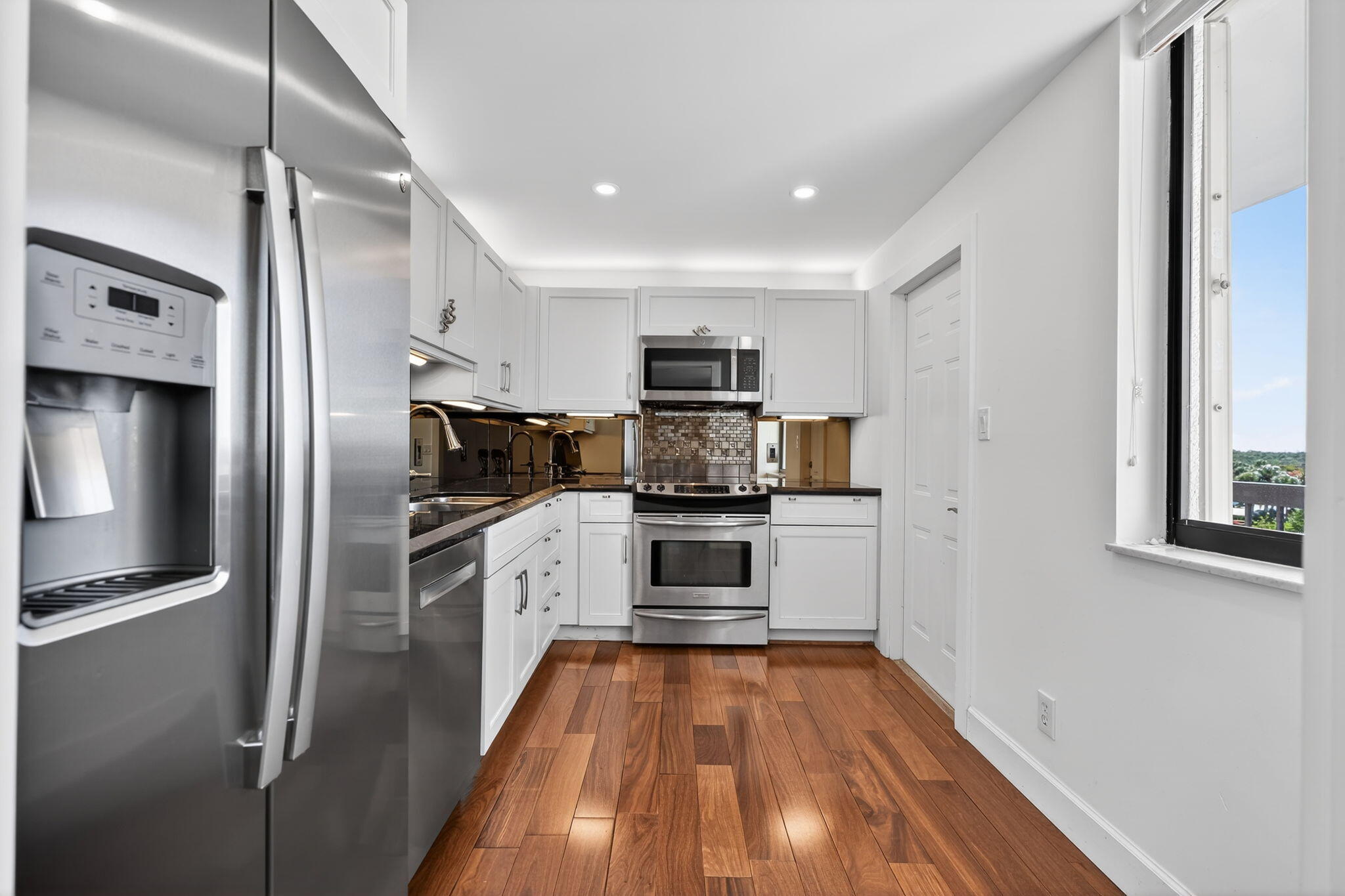 1605 Highway 1, Unit 504M3 Jupiter, FL 33477 - Photo 7 of 63 Kitchen