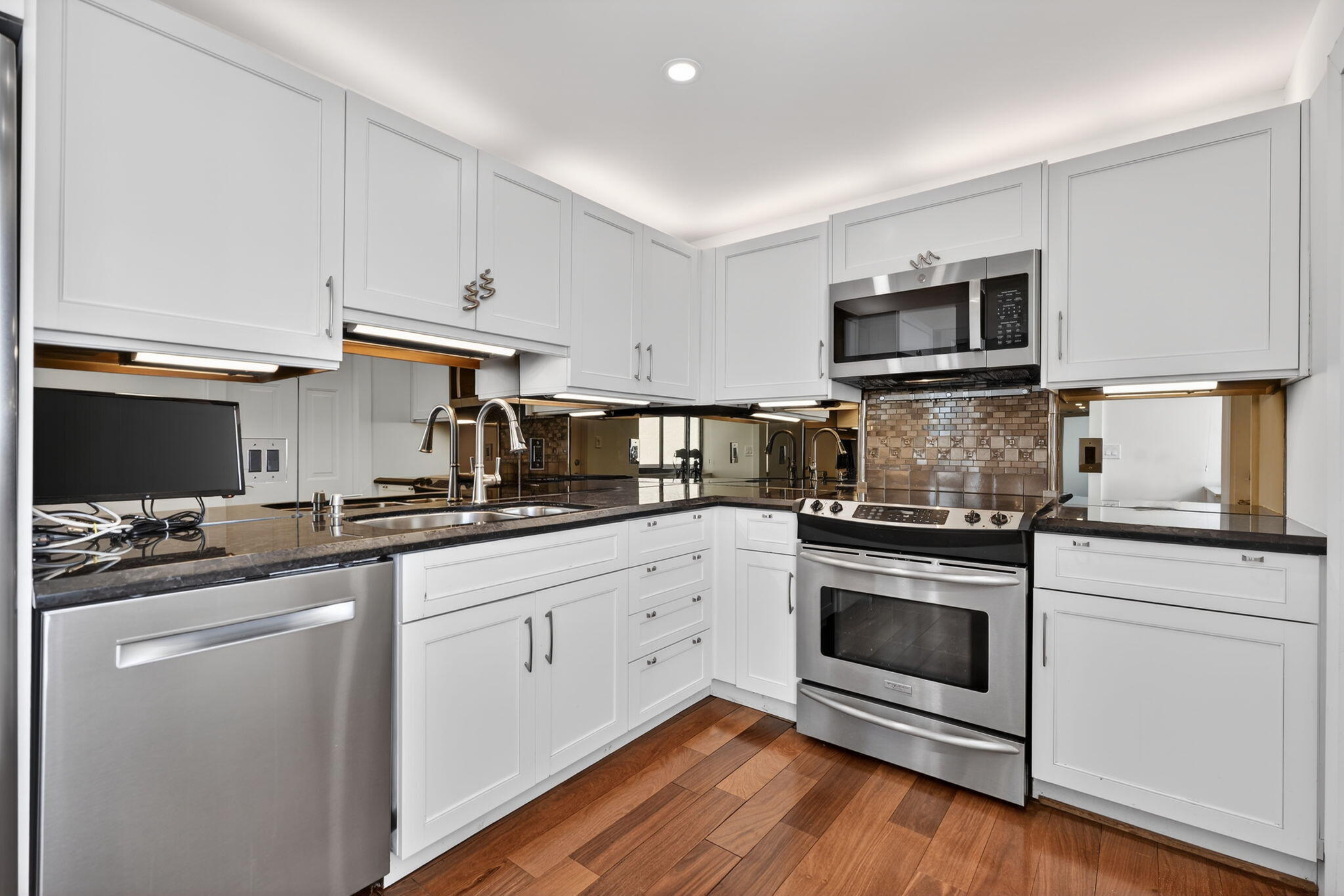 1605 Highway 1, Unit 504M3 Jupiter, FL 33477 - Photo 8 of 63 Kitchen