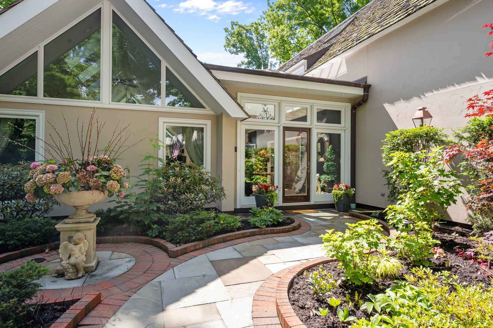 699 Bluff Road Lake Bluff, IL 60044 - Photo 1 of 36