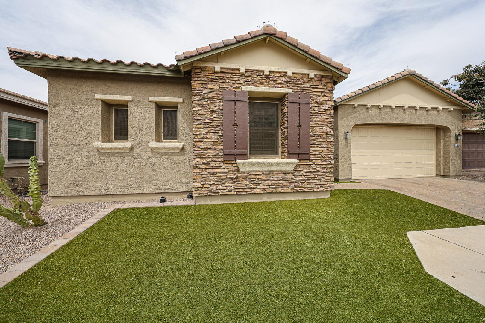 1424 East Pedro Road Phoenix, AZ 85042 - Photo 3 of 84 Photo #3