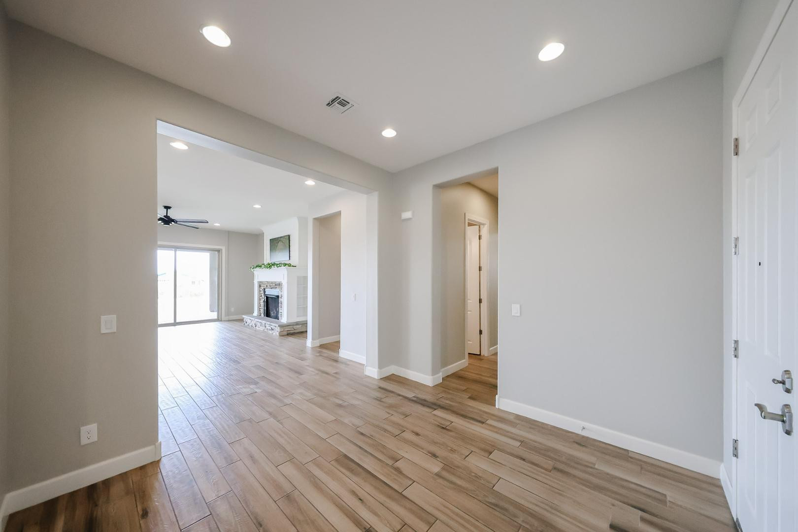 1424 East Pedro Road Phoenix, AZ 85042 - Photo 8 of 84 Photo #8