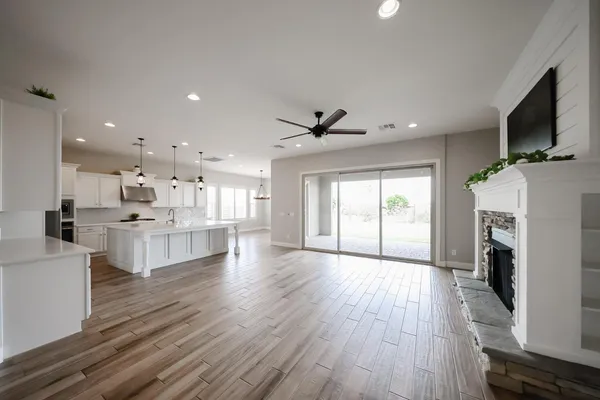 $3,500 | 1424 East Pedro Road, Phoenix, AZ 85042