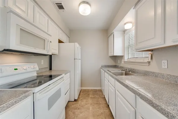 $1,600 | 1013 Parkway Terrace, Cedar Hill, TX 75104