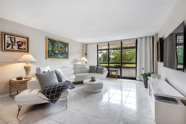 $2,490 | 1401 South Federal Highway, Unit 122, Boca Raton, FL 33432