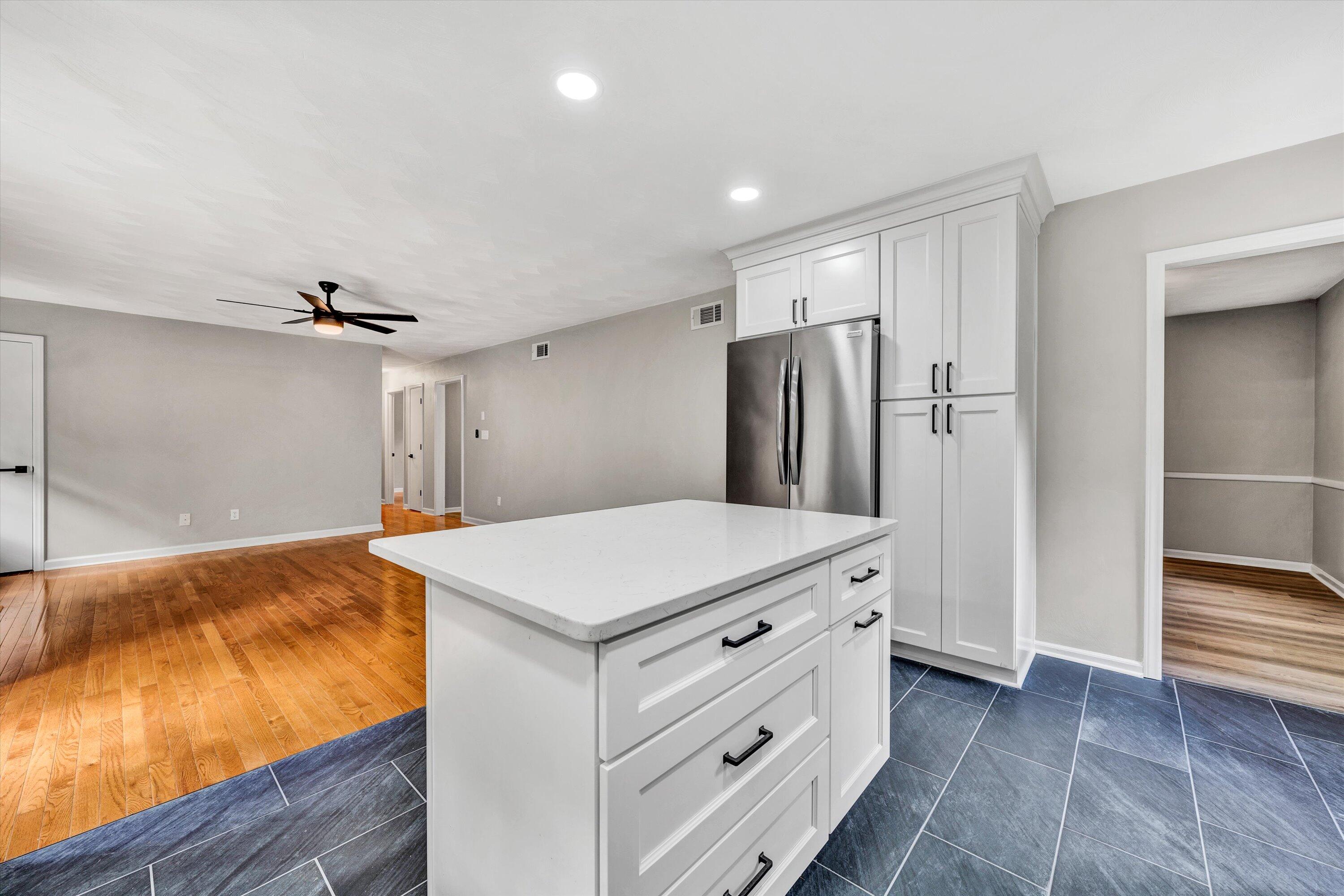 2111 Ruritan Road Roanoke, VA 24012 - Photo 13 of 38 13-091920240035