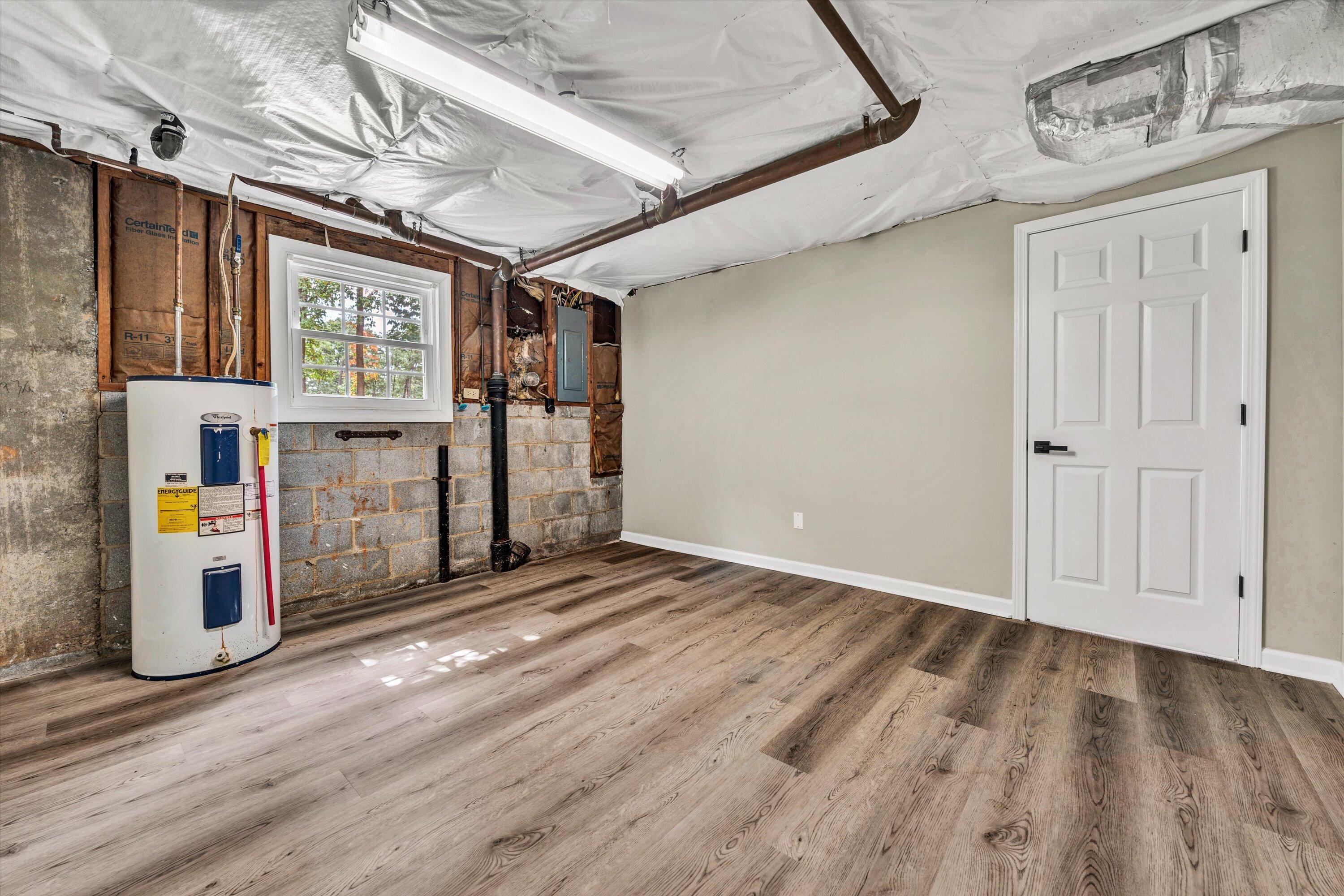 2111 Ruritan Road Roanoke, VA 24012 - Photo 28 of 38 28-091920240051