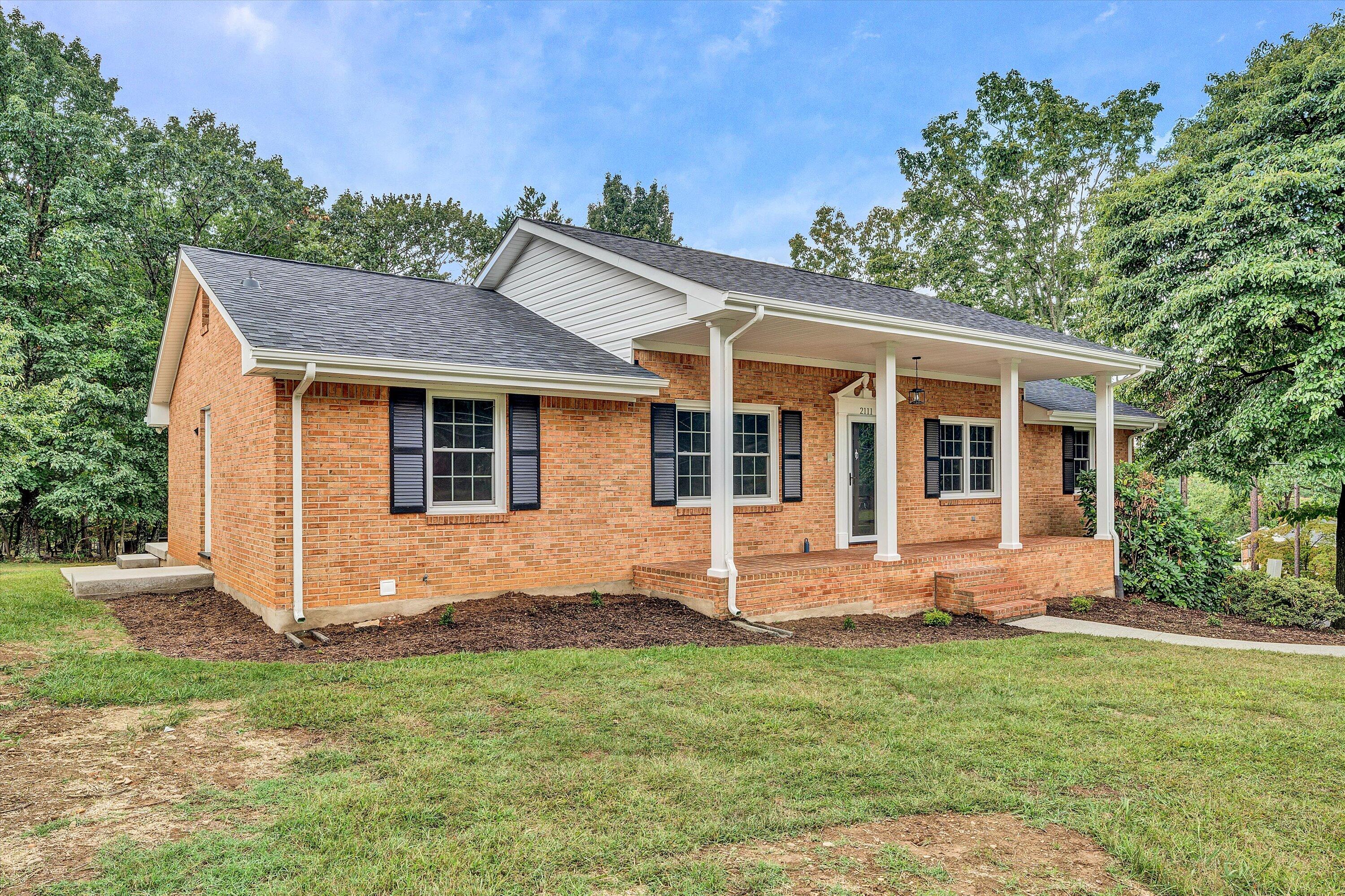 2111 Ruritan Road Roanoke, VA 24012 - Photo 3 of 38 03-091920240059