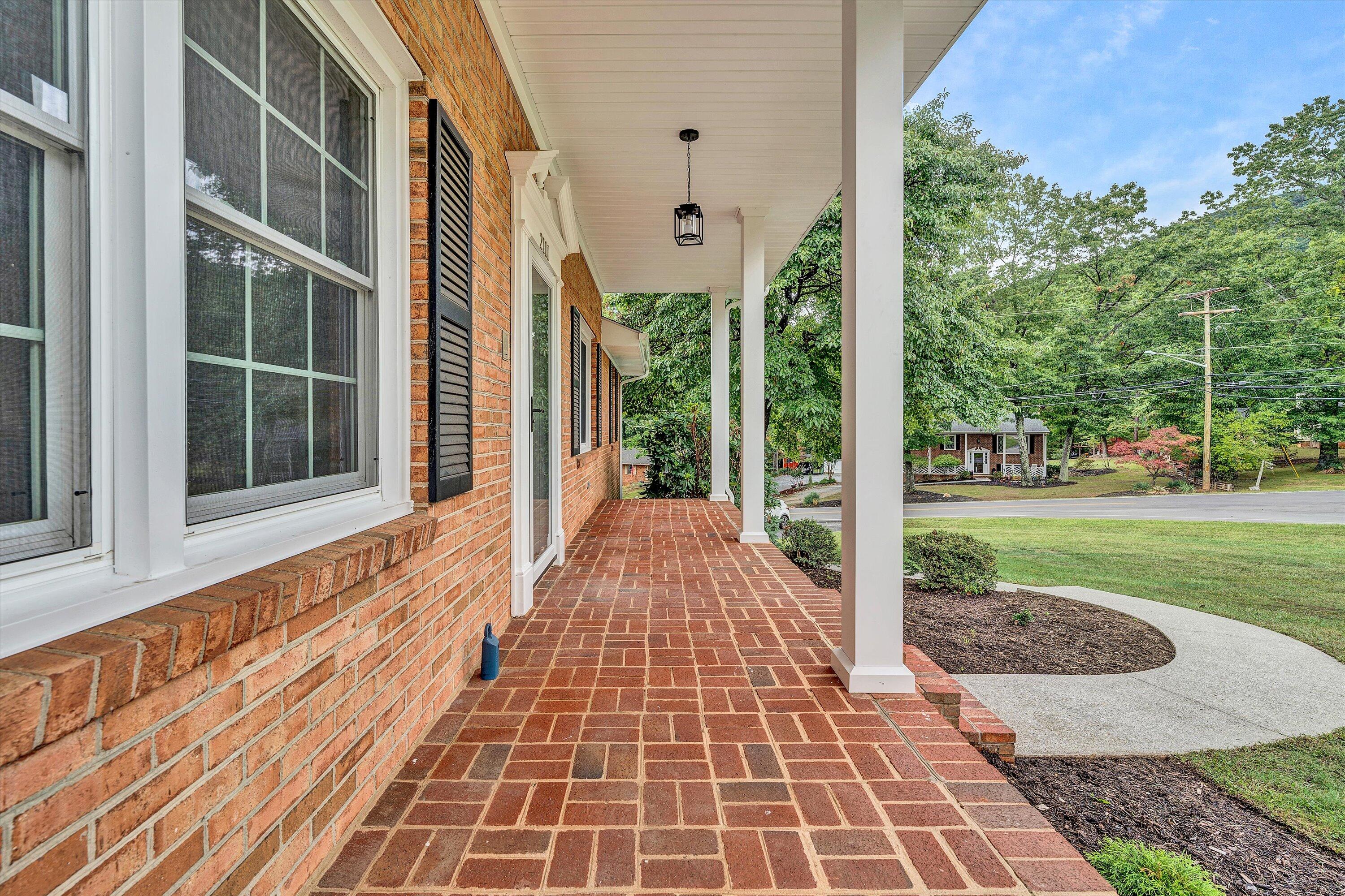 2111 Ruritan Road Roanoke, VA 24012 - Photo 5 of 38 05-091920240056