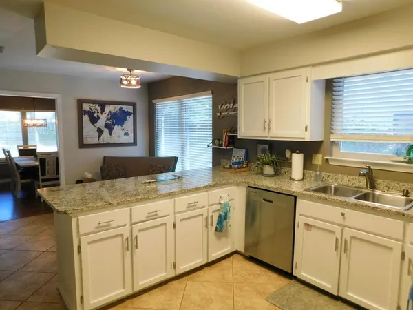 $2,750 | 939 Ridgewood Way, Niceville, FL 32578
