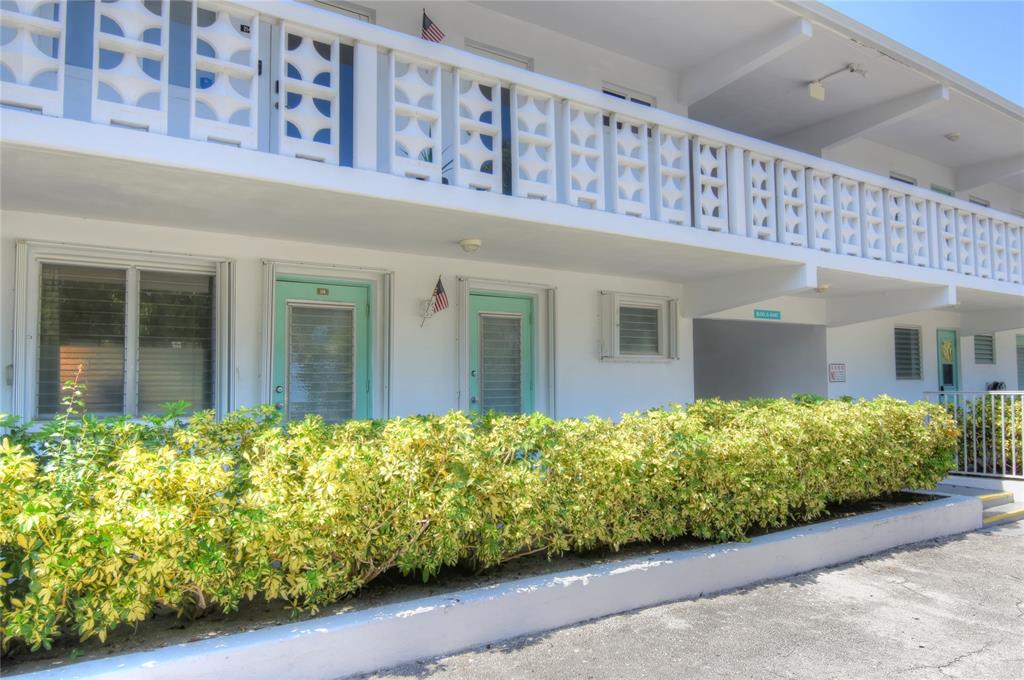 2161 Northeast 42nd Court, Unit 114 Lighthouse Point, FL 33064 - Photo 3 of 32