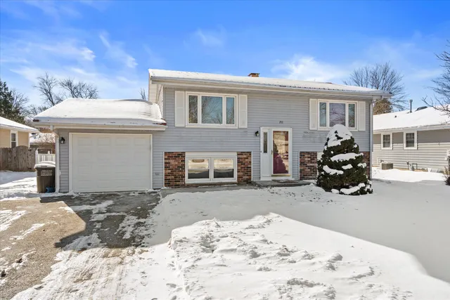 $400,000 | 711 East Harvard Street, Oconomowoc, WI 53066