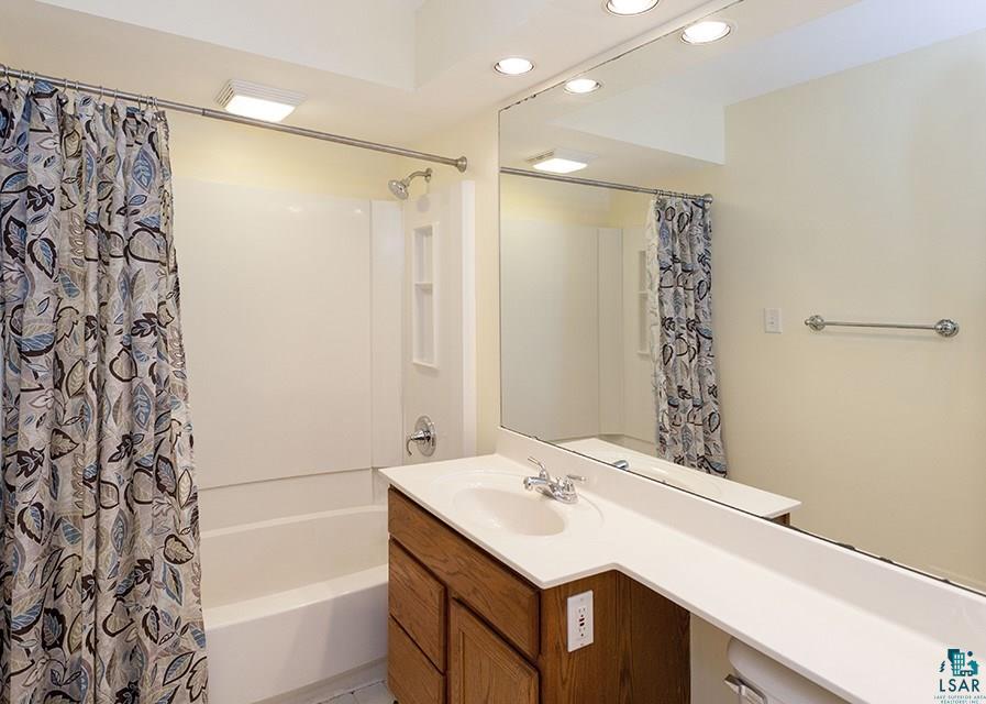 4402 Jay Street Duluth, MN 55804 - Photo 8 of 21 Gallery Image 8