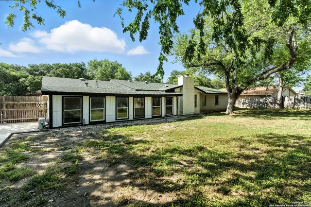 $375,000 | 202 Shalimar Drive, Castle Hills, TX 78213