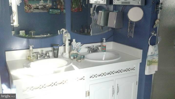 13453 Reed Road Thurmont, MD 21788 - Photo 18 of 27 Bath (Master)