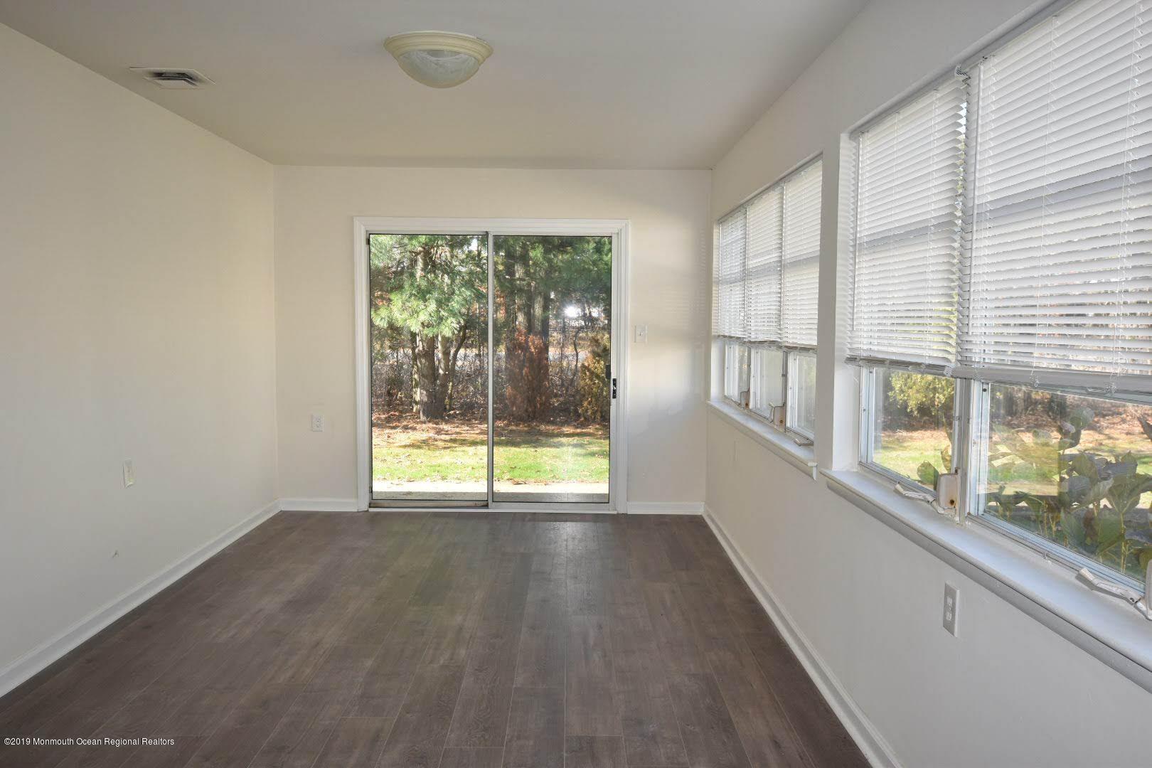61 Markham Road Brick, NJ 08724 - Photo 6 of 14 0411-2019-081758464592197819135