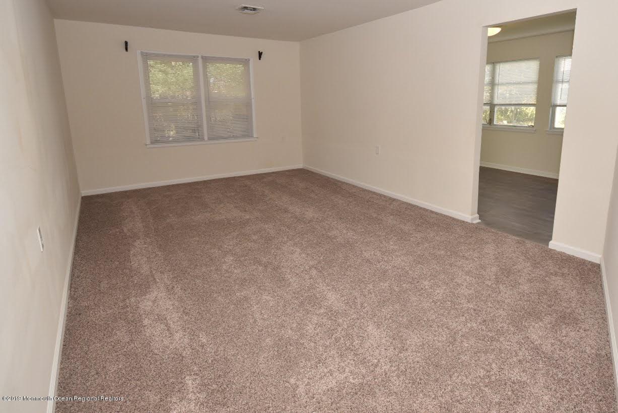 61 Markham Road Brick, NJ 08724 - Photo 7 of 14 Living room