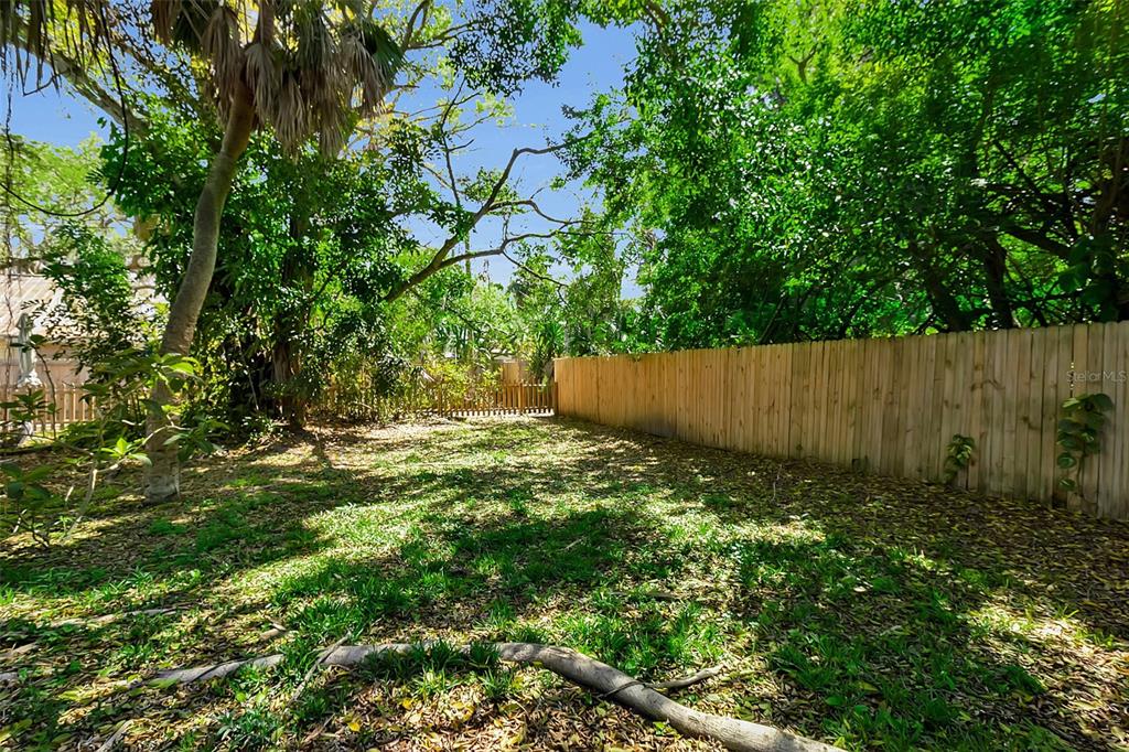 2562 Ashton Road Sarasota, FL 34231 - Photo 27 of 30 a view of garden