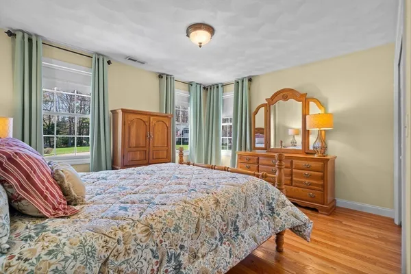 $1,249,900 | 3 Archambault Way, Chelmsford, MA 01824