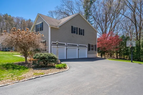 $1,249,900 | 3 Archambault Way, Chelmsford, MA 01824