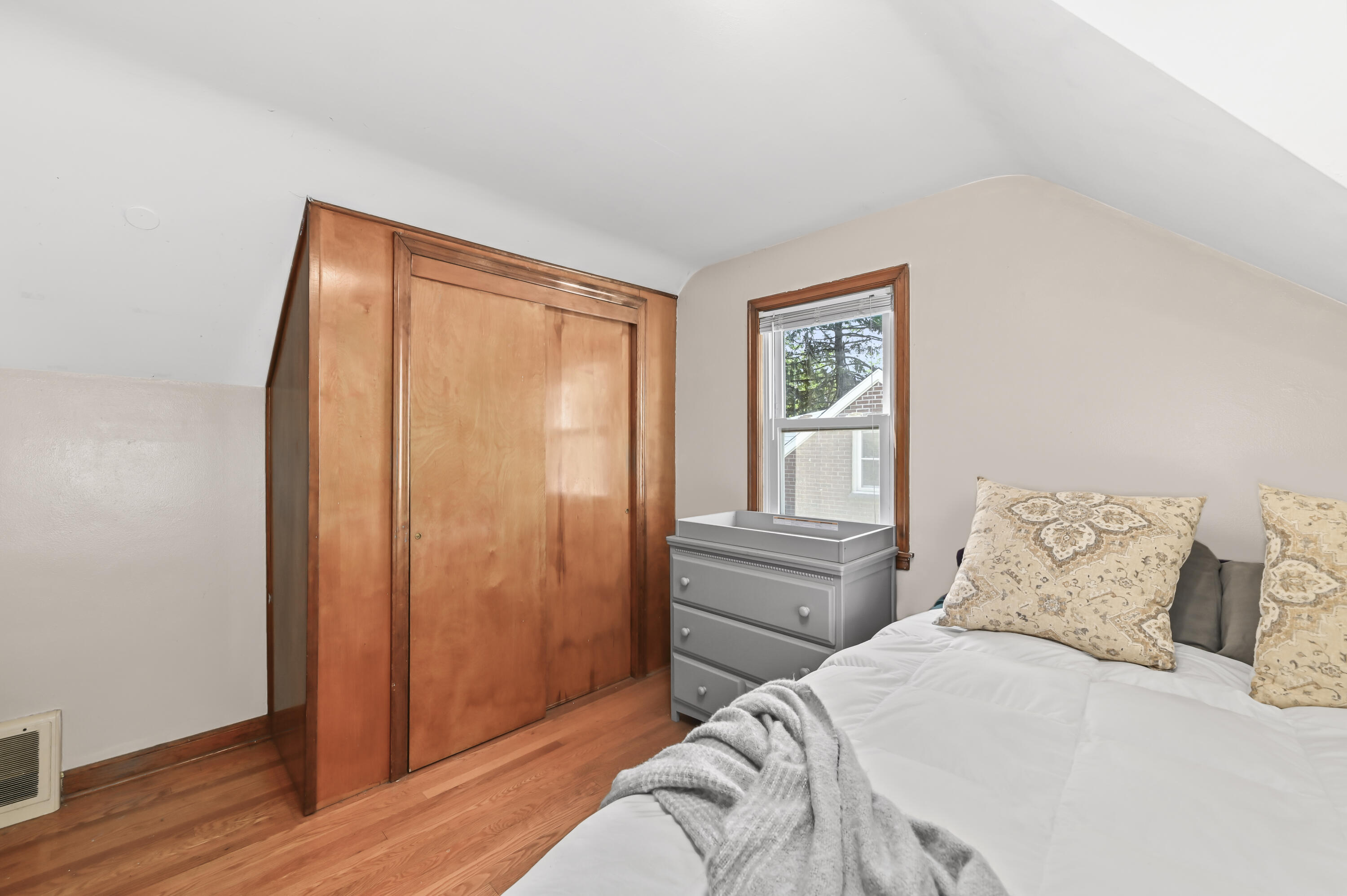 3222 North 82nd Street Milwaukee, WI 53222 - Photo 20 of 26 EUP_6219