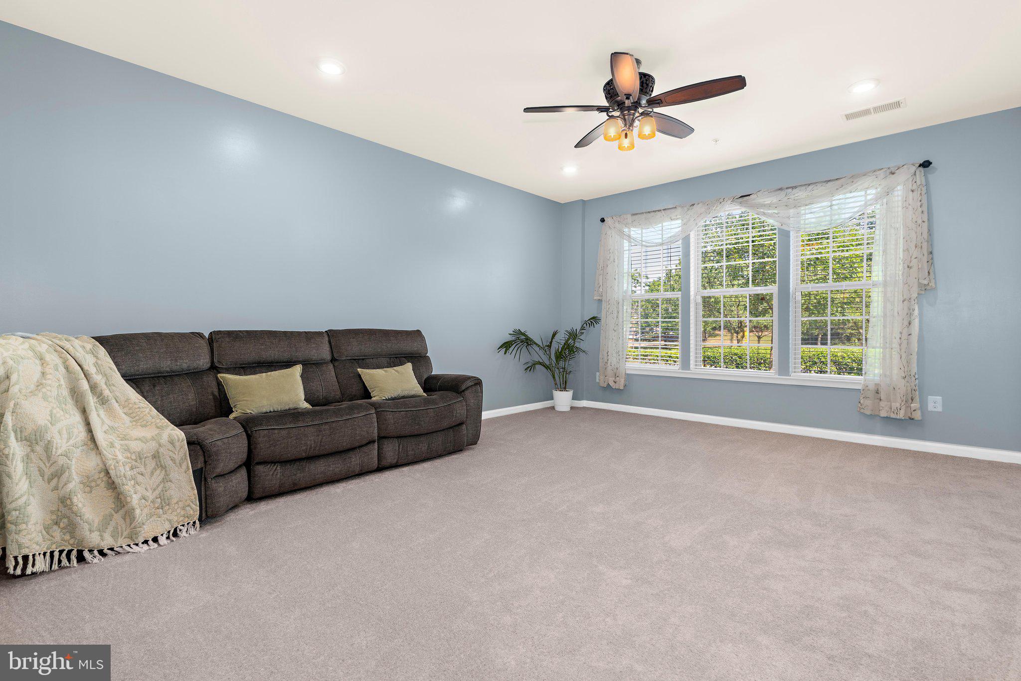 8016 Orchard Grove Road Odenton, MD 21113 - Photo 6 of 52 Living Room