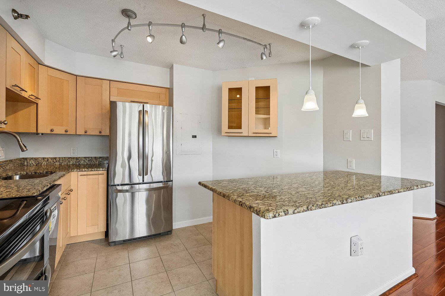 1301 North Courthouse Road, Unit 1607 Arlington, VA 22201 - Photo 12 of 44 Kitchen