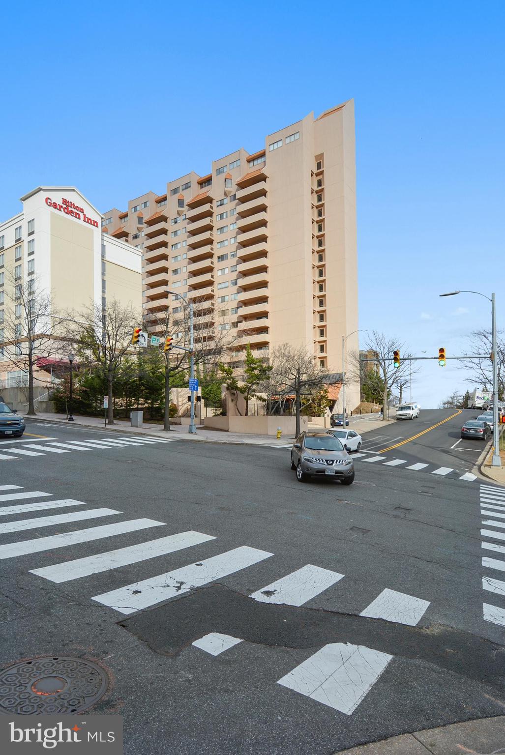 1301 North Courthouse Road, Unit 1607 Arlington, VA 22201 - Photo 24 of 44 Woodbury Heights Front Elevation